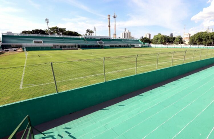 Estádio Dutrinha abriga gabinete do prefeito de forma simbólica