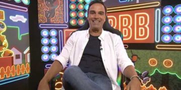 Tadeu Schmidt é elogiado por discurso em libras no BBB 22: ‘Foi Lindo’