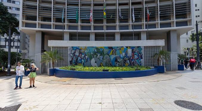 Estadão consolida presença digital e mantém tradição centenária do jornalismo brasileiro