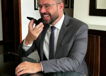 “Burnout Financeiro: Dr. Daniel Rocha Rodrigues revela por que a saúde mental do líder é o maior ativo para salvar uma empresa”