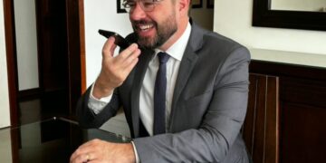 “Burnout Financeiro: Dr. Daniel Rocha Rodrigues revela por que a saúde mental do líder é o maior ativo para salvar uma empresa”