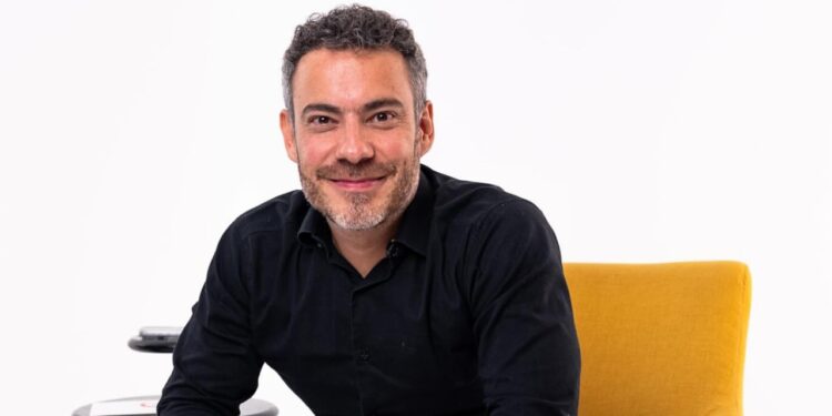 Cirurgião plástico em Divinópolis aposta em tecnologia e atendimento personalizado para impulsionar autoestima de pacientes