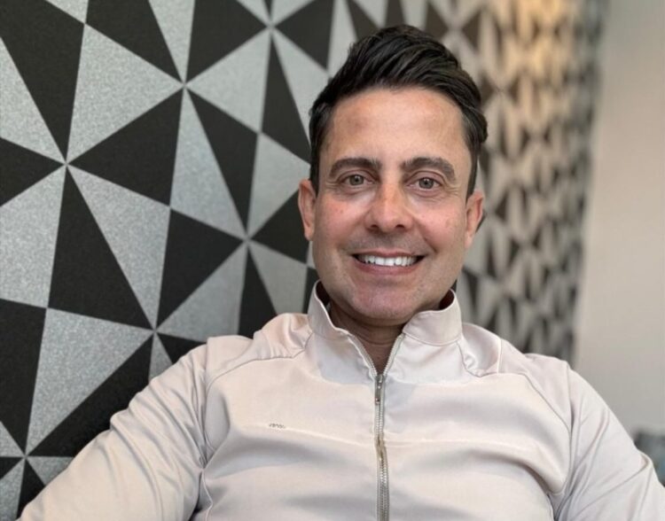 Com foco em harmonização facial e alto padrão, Dr. Douglas de Siqueira amplia presença no litoral de São Paulo